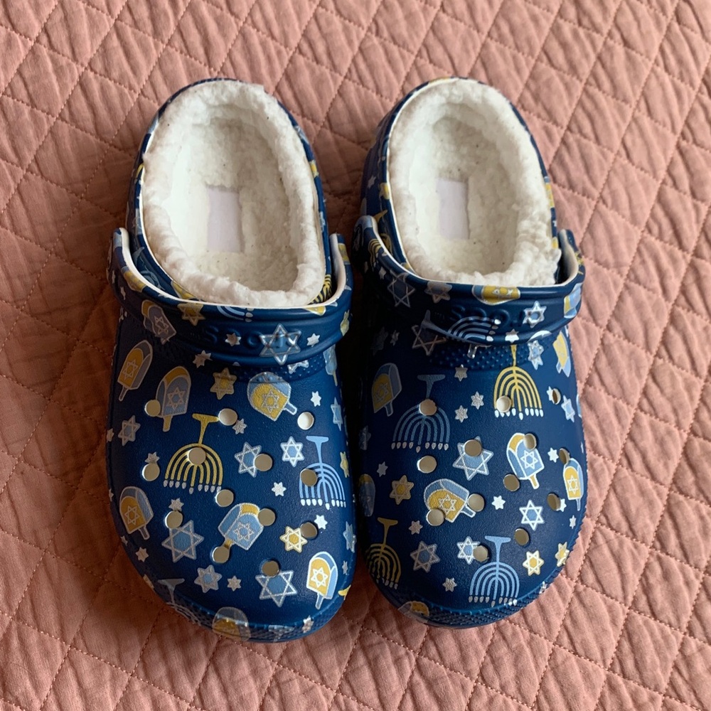 Crocs Unisex-Adult Classic Holiday Lined Clogs Clog - M7 / W9